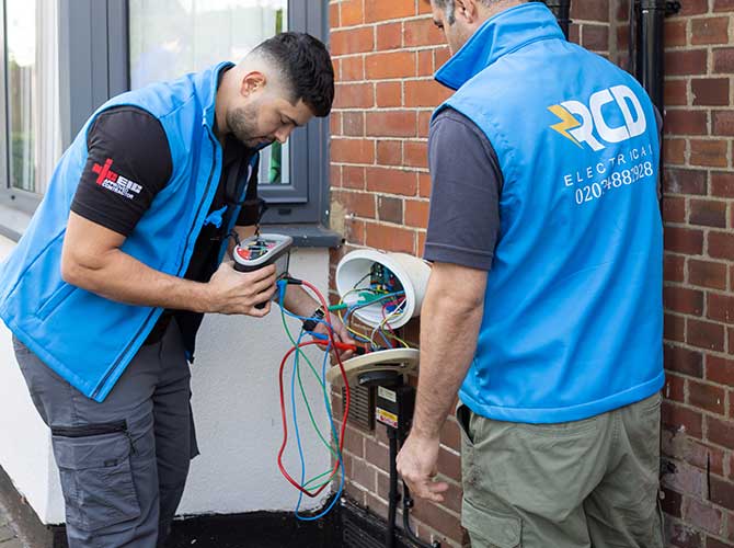 EV CHARGER INSTALLATION IN FULHAM